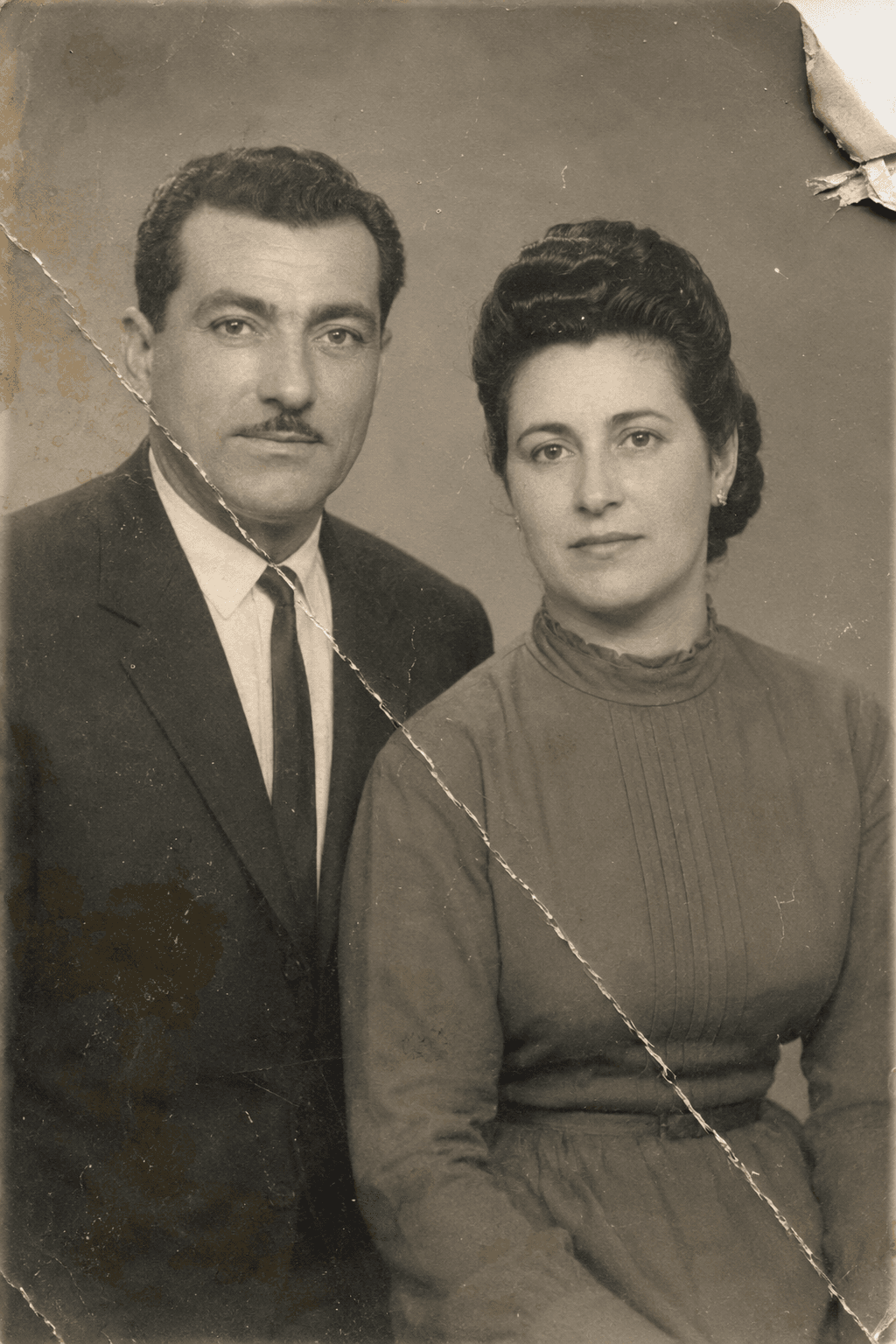 Retrato de estudio de una pareja, años 60 — antes
